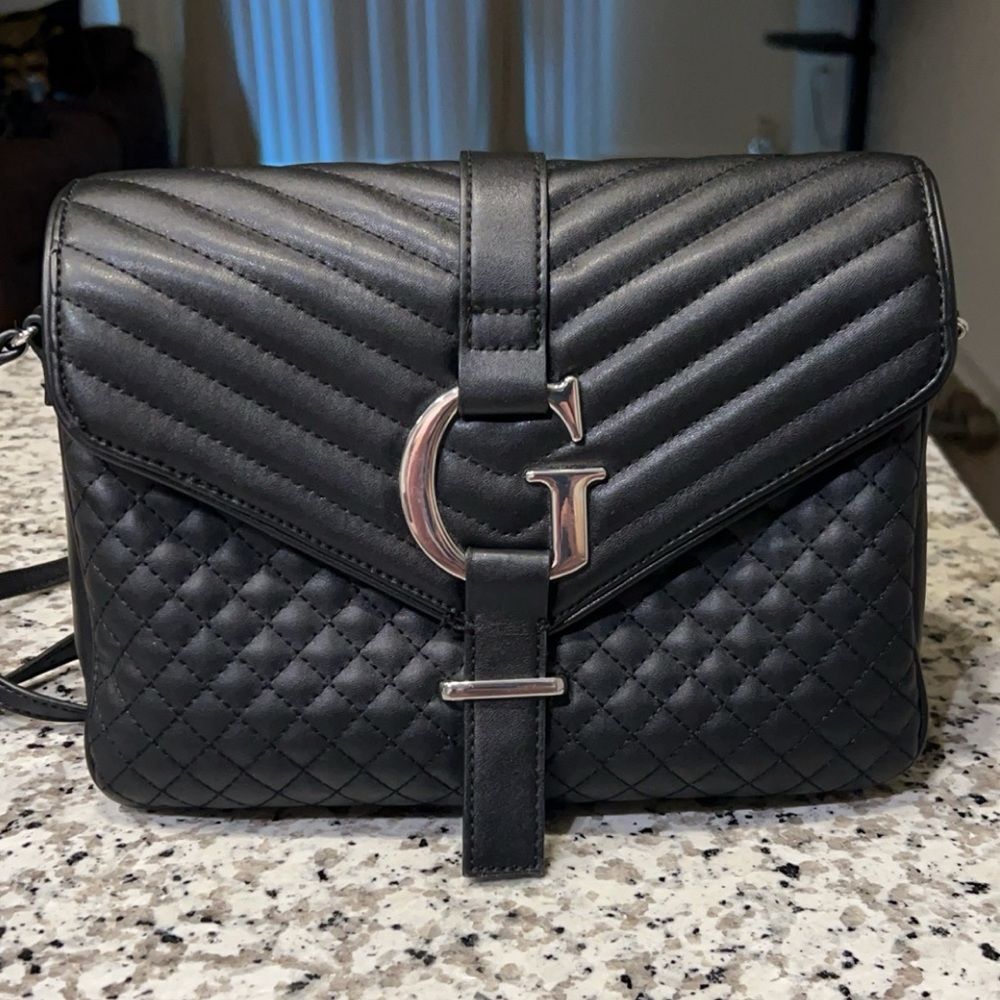GUESS crossbody